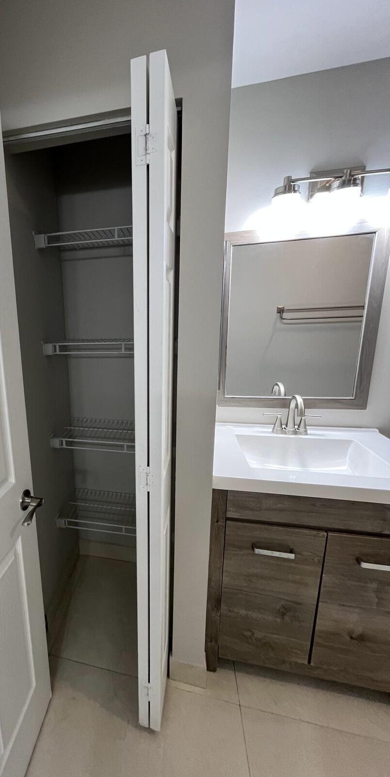 RAMBLEWOOD EAST CONDO - Residential