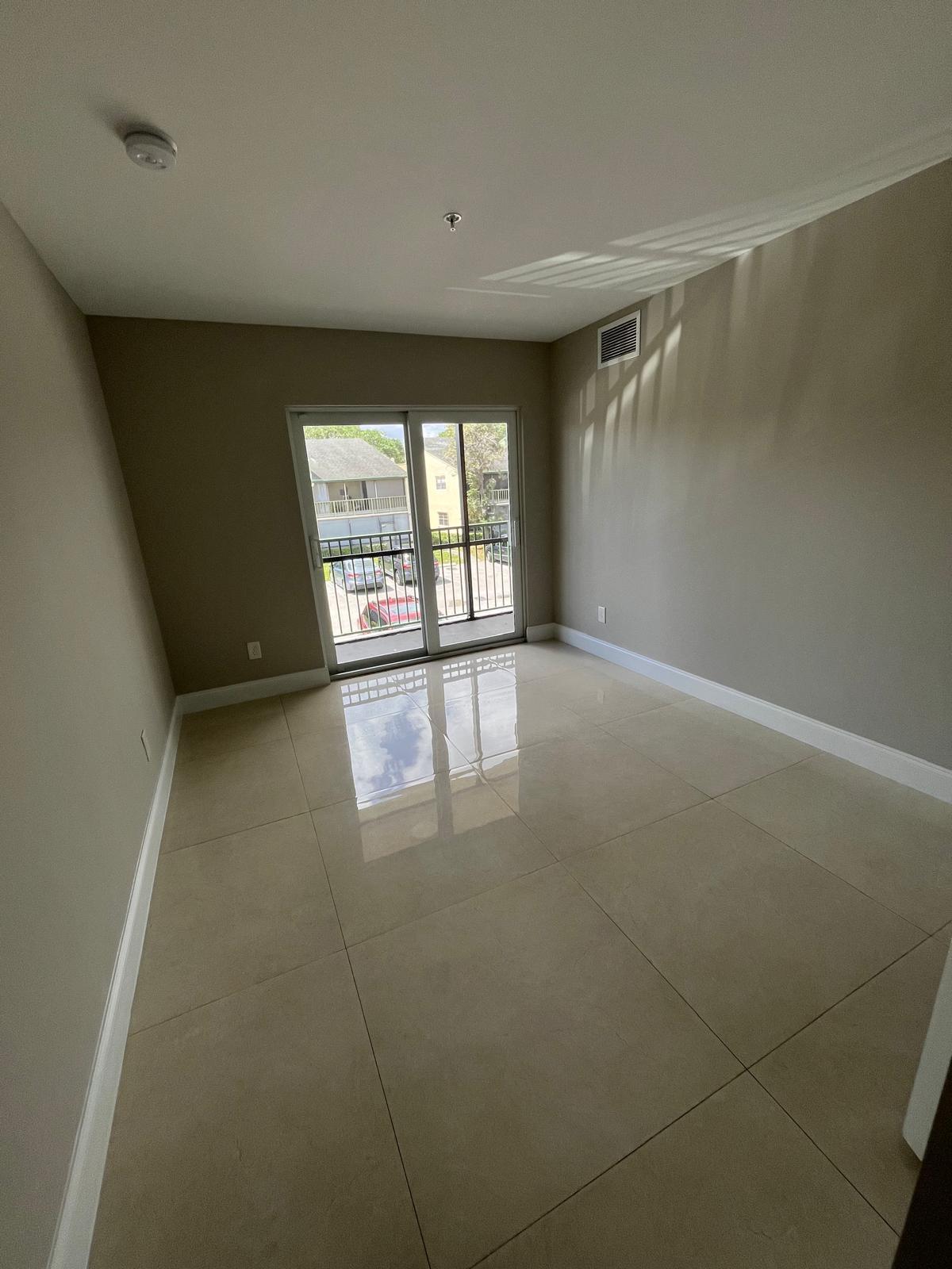 RAMBLEWOOD EAST CONDO - Residential