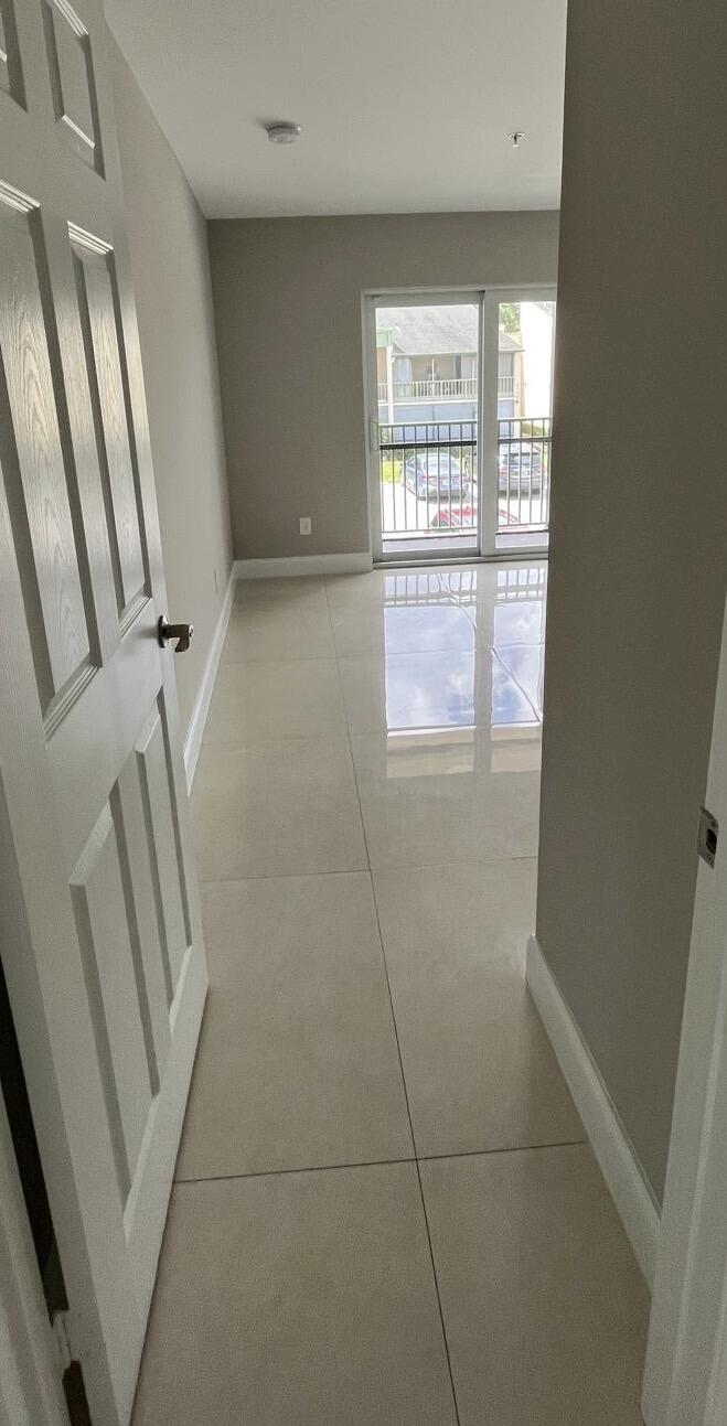 RAMBLEWOOD EAST CONDO - Residential