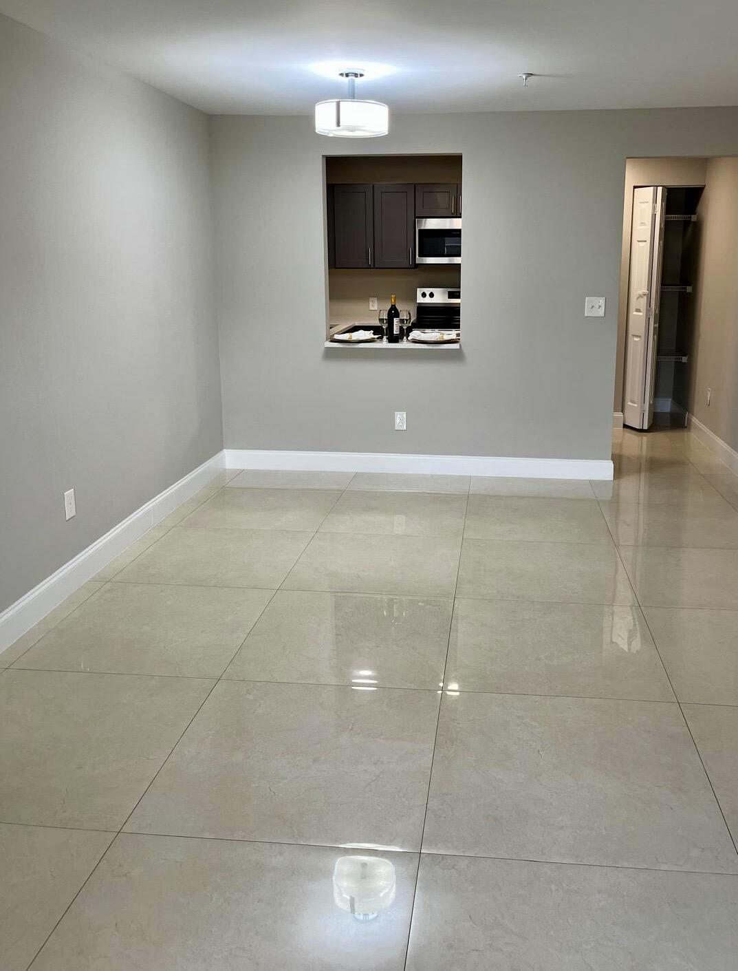 RAMBLEWOOD EAST CONDO - Residential