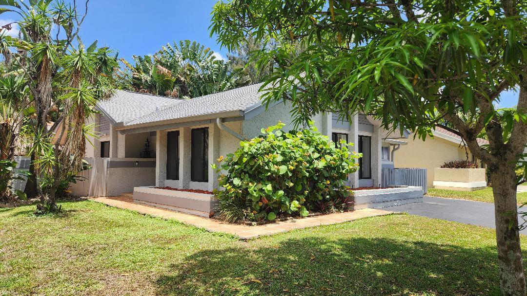 8421 SW 39TH Court