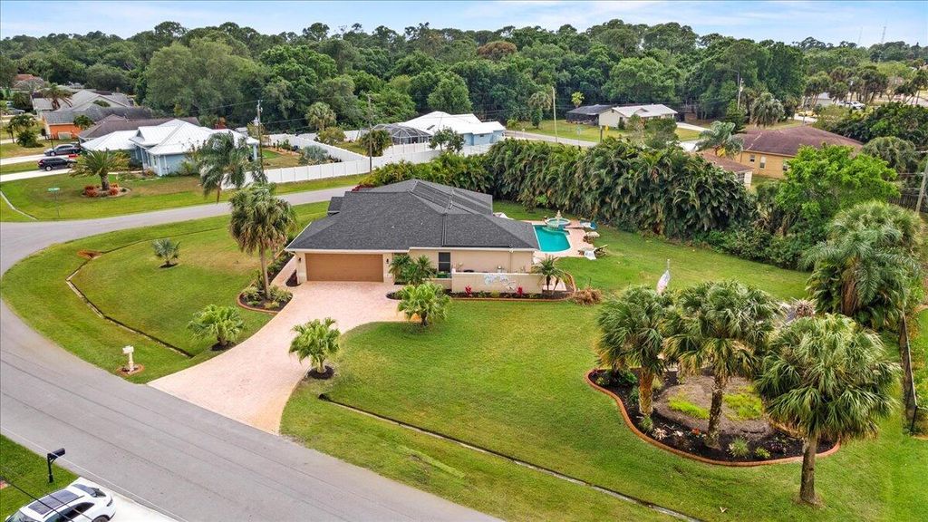 Photo of 1902 SW Leafy Road, Port Saint Lucie, FL 34953 (MLS # R10929235)