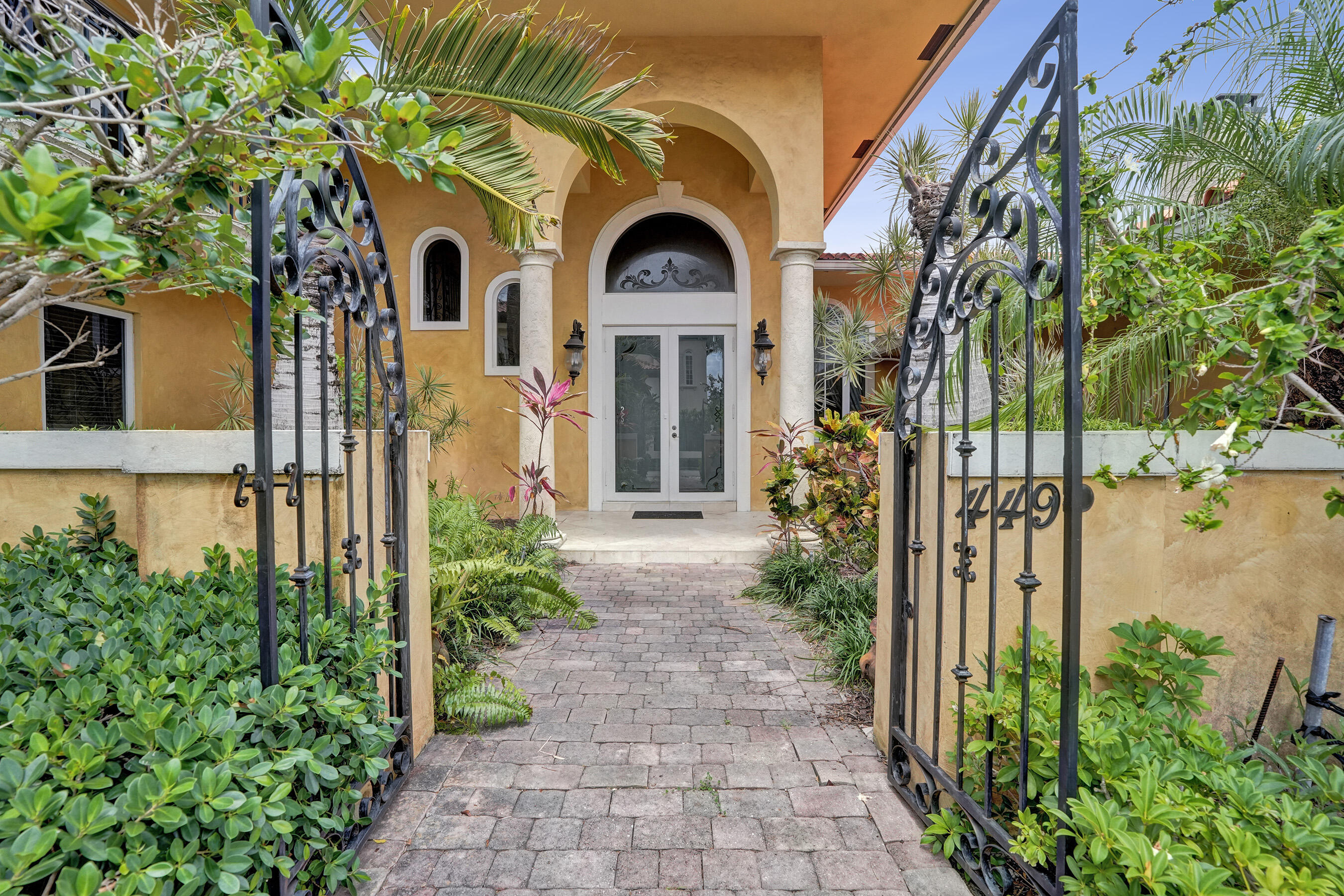449 Isle Of Palms Drive