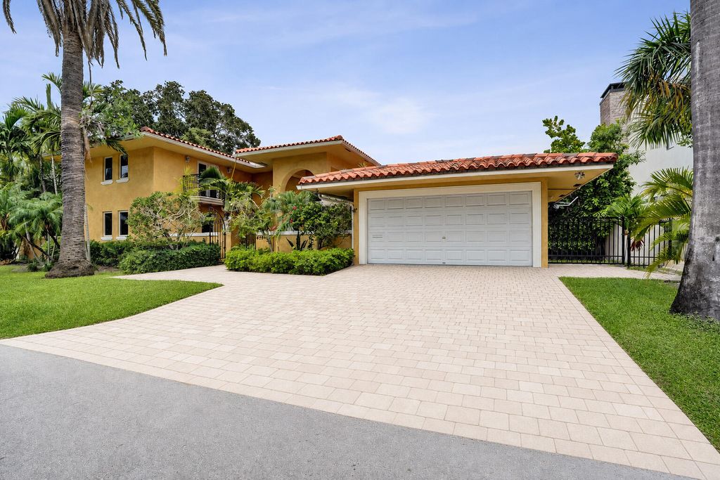 Photo of 449 Isle Of Palms Drive, Fort Lauderdale, FL 33301 (MLS # B26040661)