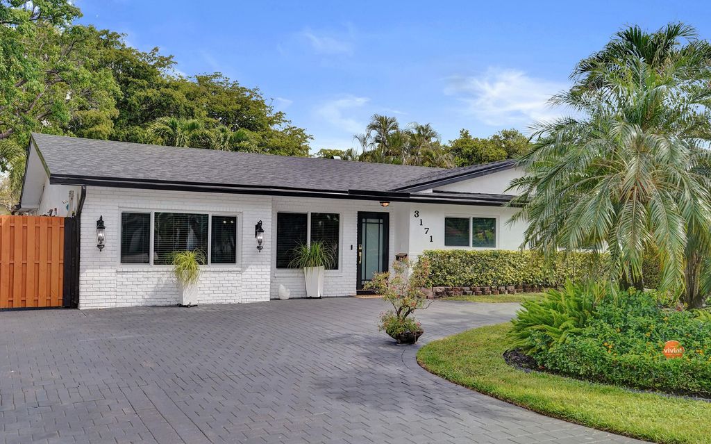 Photo of 3171 NW 69th Street, Fort Lauderdale, FL 33309 (MLS # B26013788)