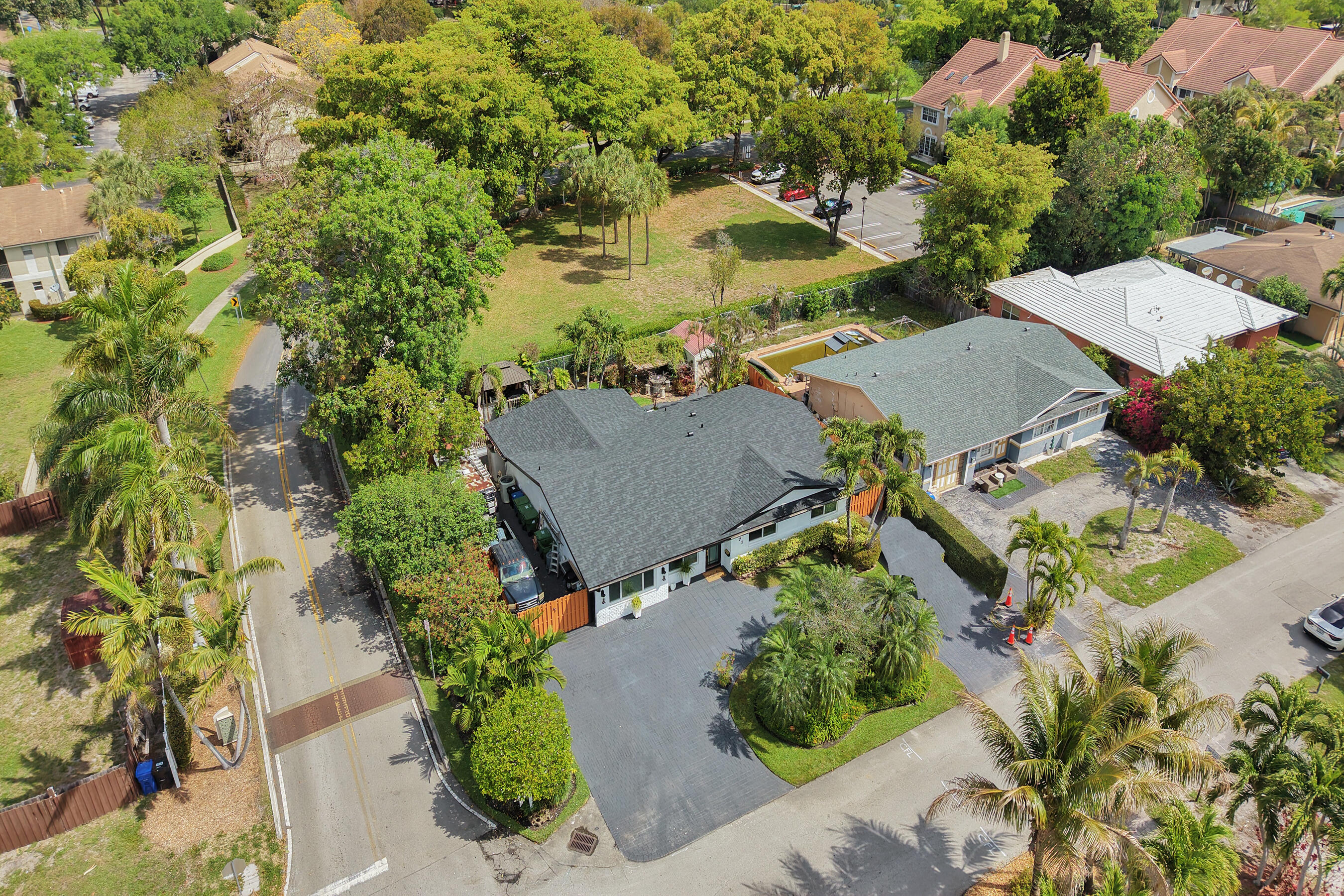 PALM AIRE VILLAGE 2ND SECTION - Residential