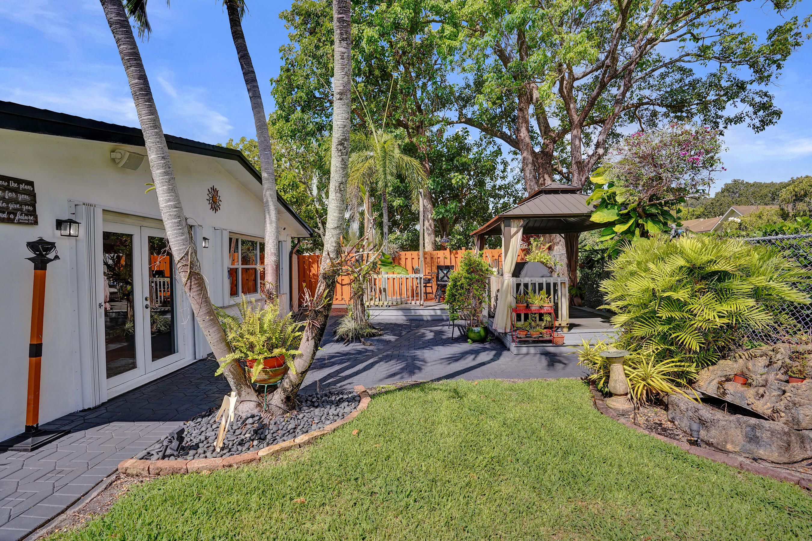 PALM AIRE VILLAGE 2ND SECTION - Residential