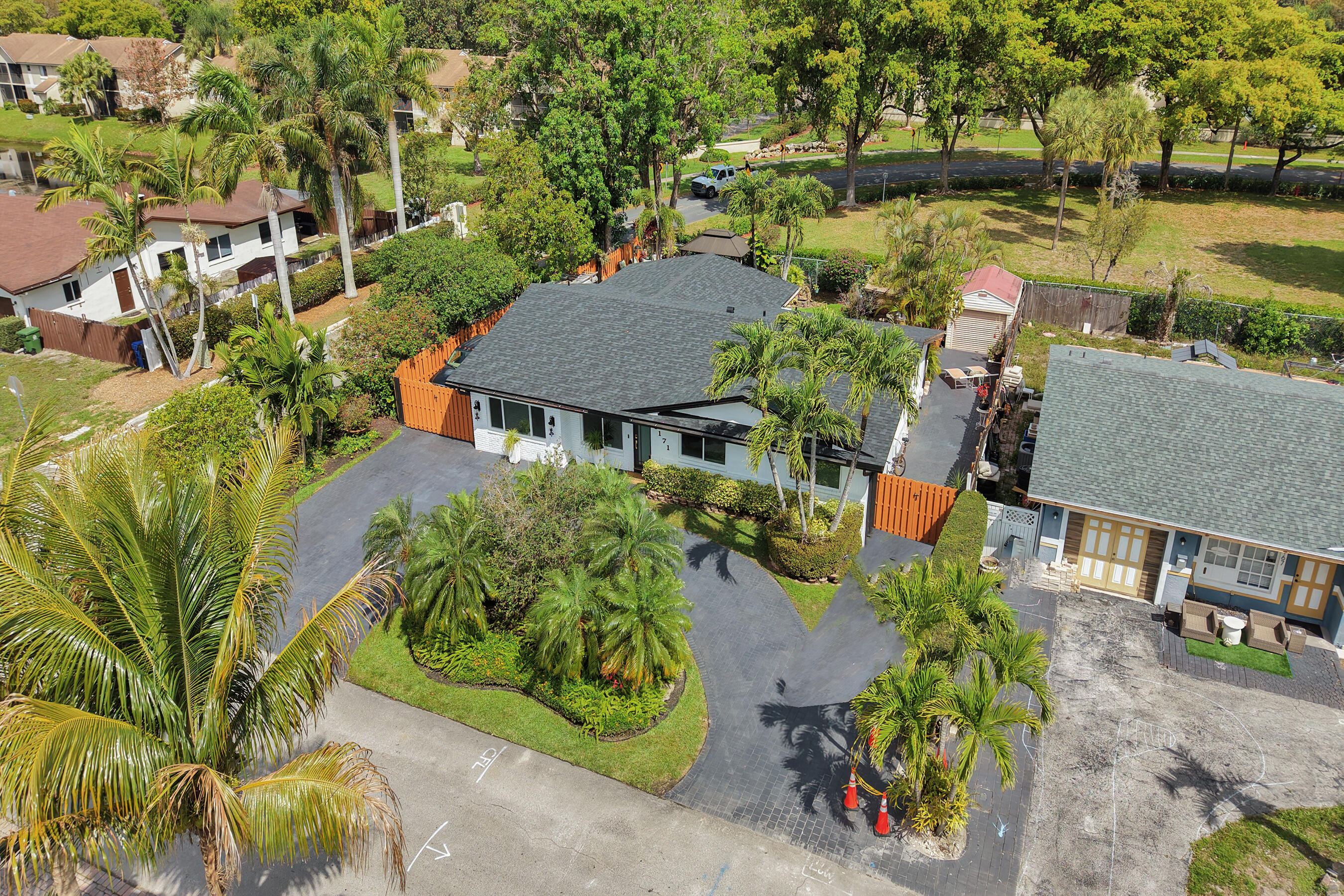 PALM AIRE VILLAGE 2ND SECTION - Residential