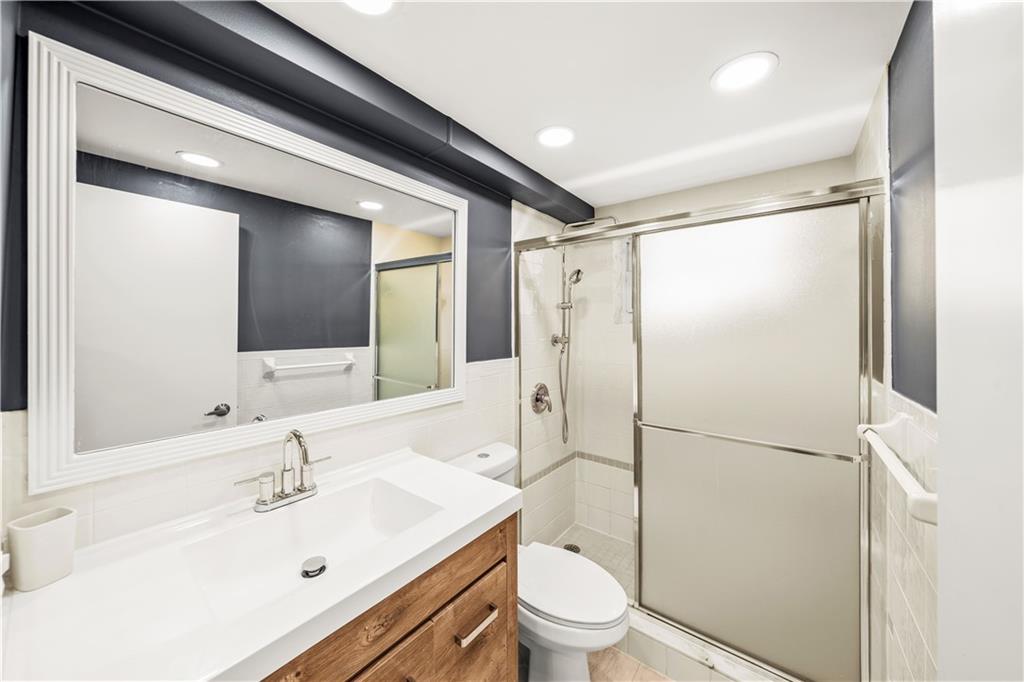 Wiltshire House Condo - Residential Lease