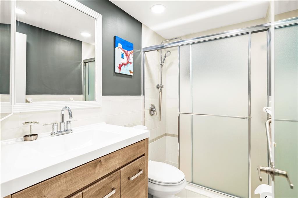 Wiltshire House Condo - Residential Lease