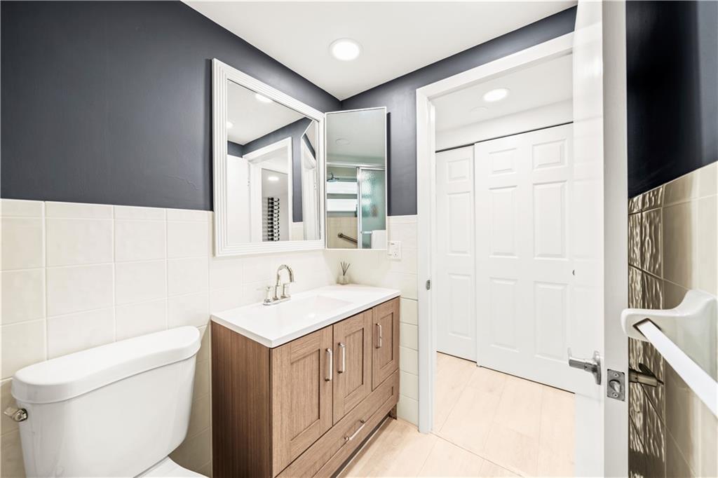 Wiltshire House Condo - Residential Lease