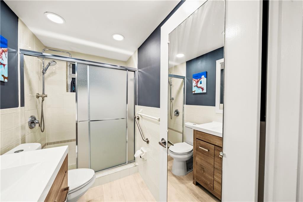 Wiltshire House Condo - Residential Lease