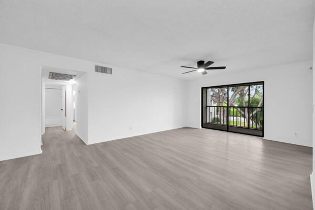 Photo of 150 Pineview Road #J6, Jupiter, FL 33469 (MLS # B26026833)