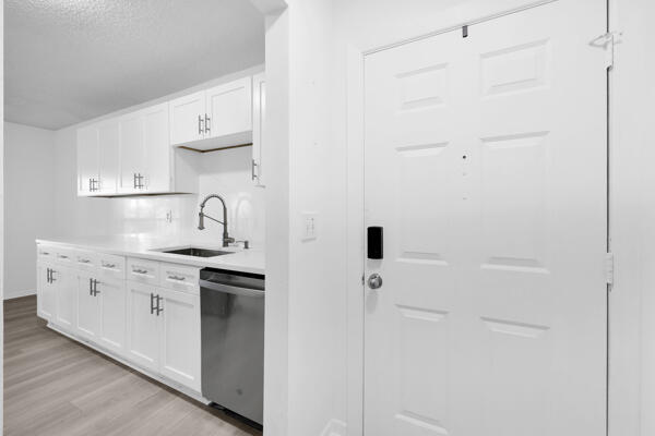 PINES OF JUPITER/TEQUESTA CONDO - Residential Lease
