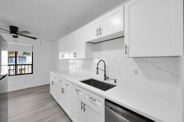 PINES OF JUPITER/TEQUESTA CONDO - Residential Lease