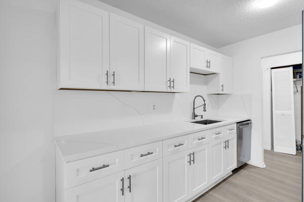 PINES OF JUPITER/TEQUESTA CONDO - Residential Lease