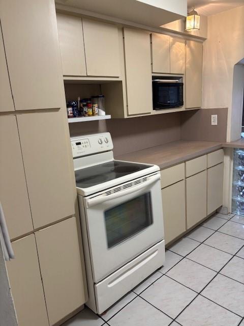 1251 W 61st PL