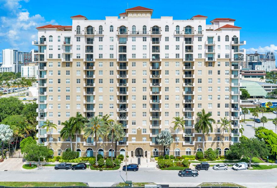 Completely renovated 696 sq ft east-view residence filled with natural light and stunning city views. Enjoy breathtaking sunrises from this beautifully updated 11th floor apartment, ideally located near Brightline, downtown, area beaches, Interstate 95, top dining, Kravis Center for the Performing Arts, and the Palm Beach County Convention Center. Perfect for enjoying the best of city living with convenience and style.