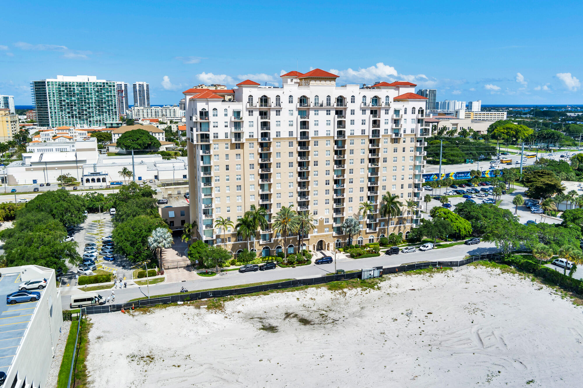 MONTECITO PALM BEACH CONDO - Residential