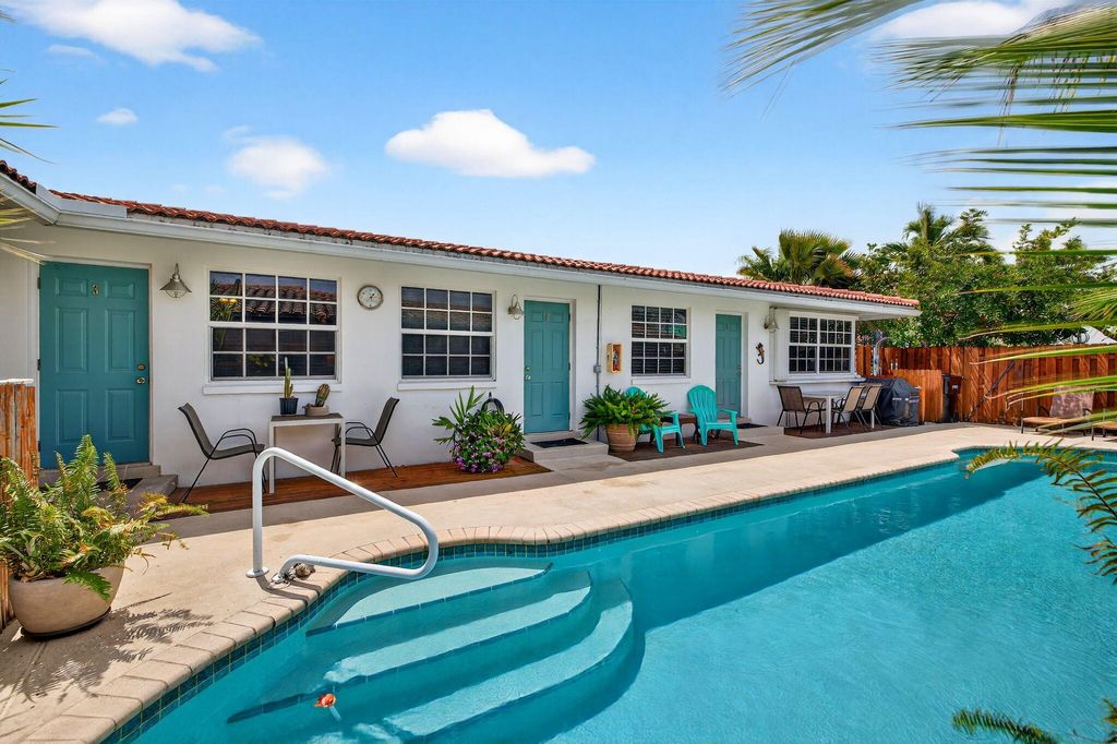 Photo of 4532 Poinciana Street, Fort Lauderdale, FL 33308 (MLS # B26012263)