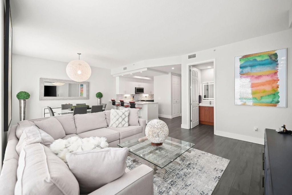 Photo of 2631 NE 14th Avenue #304, Wilton Manors, FL 33334 (MLS # F10545740)