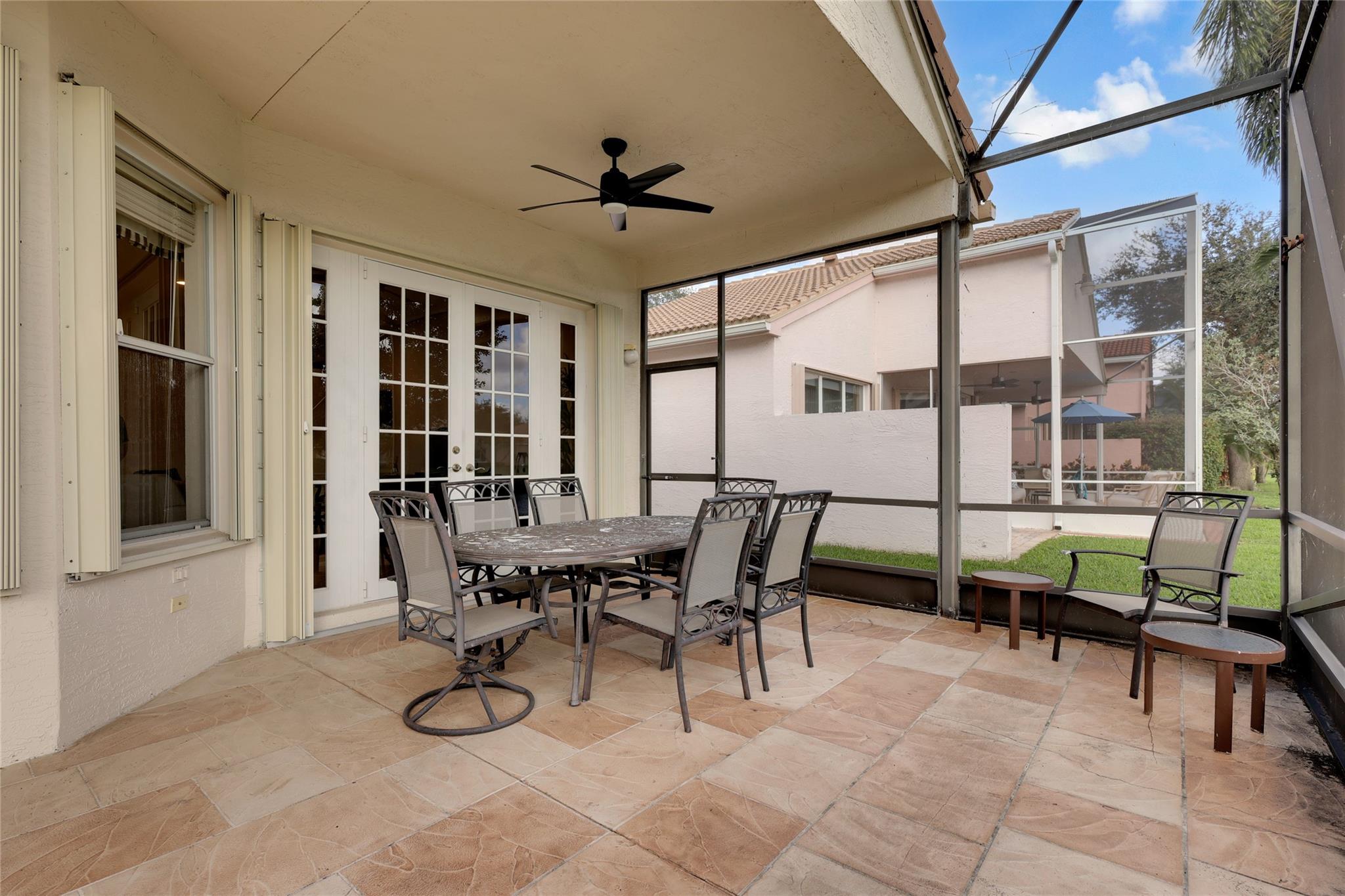 Valencia Isles 03 - Residential