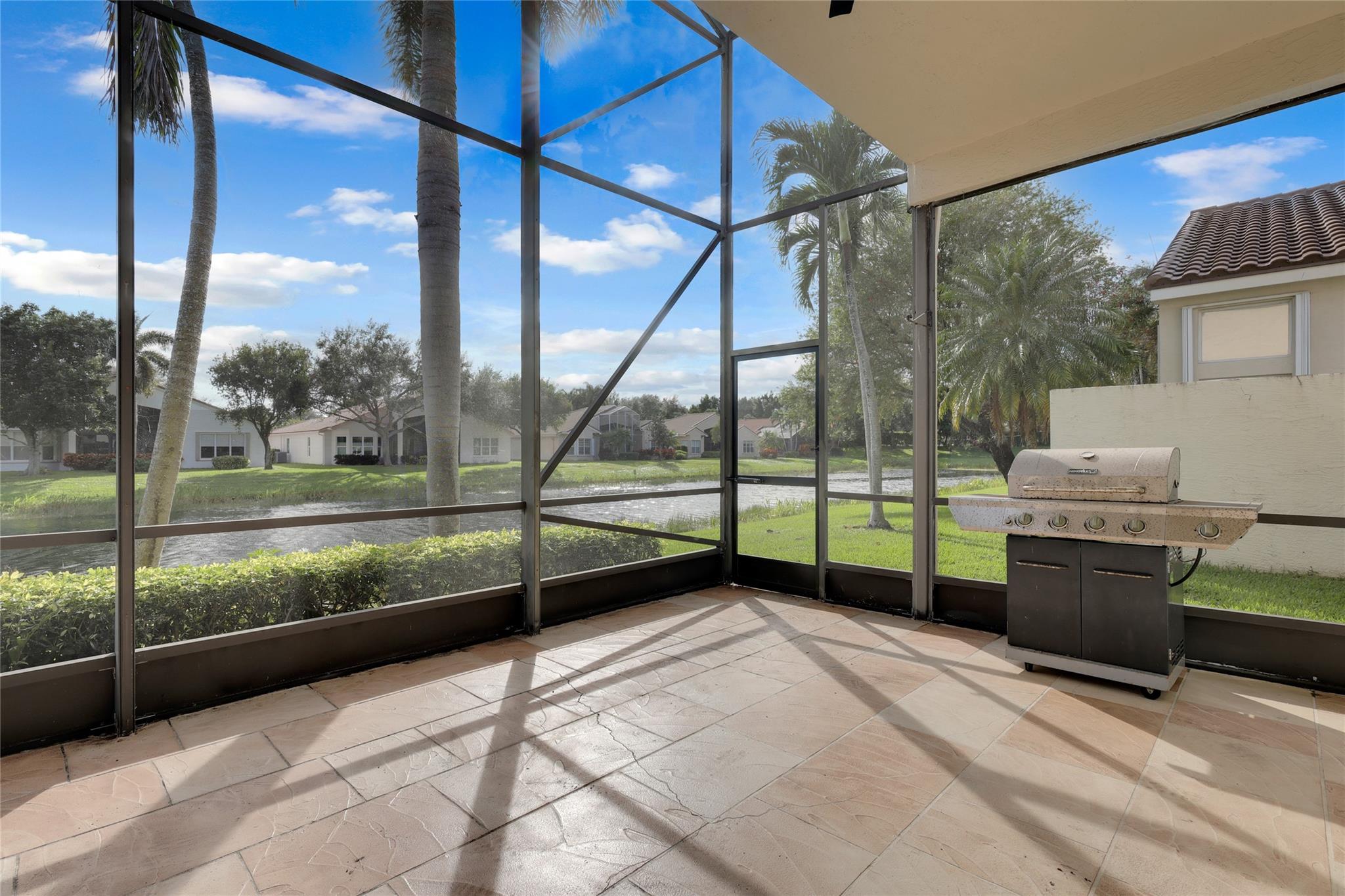 Valencia Isles 03 - Residential