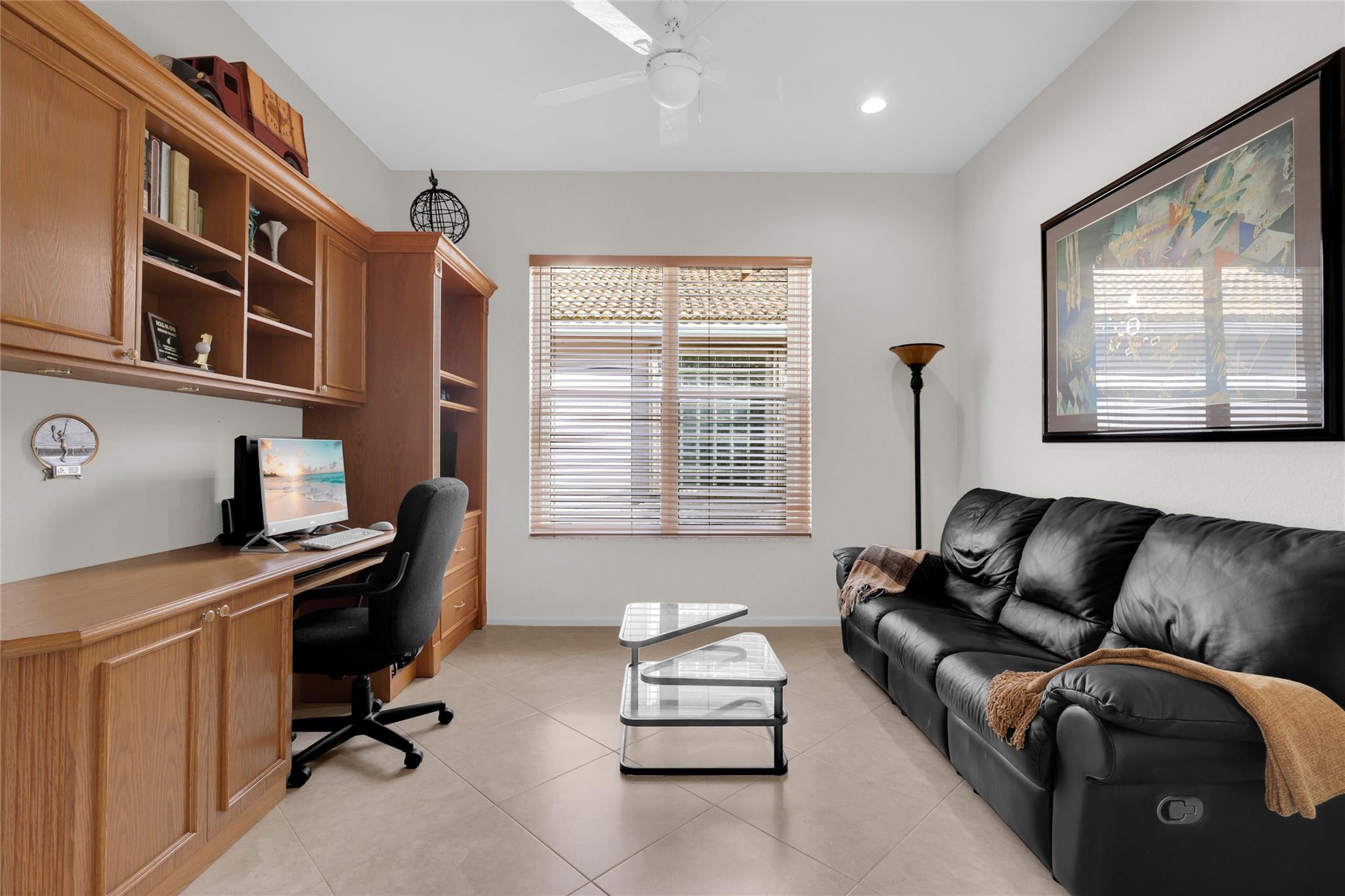 Valencia Isles 03 - Residential