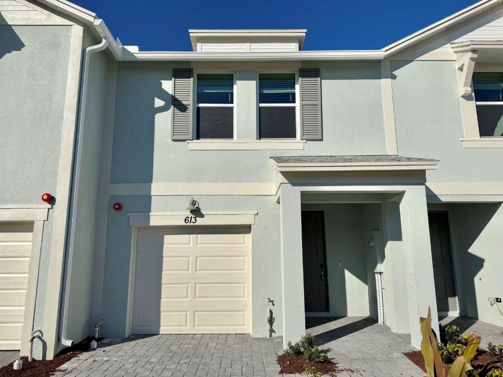 Photo of 613 Salisbury Circle, Fort Pierce, FL 34982 (MLS # R11145749)