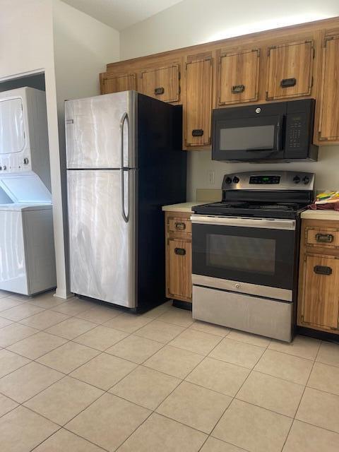 705 Sunny Pine Way F