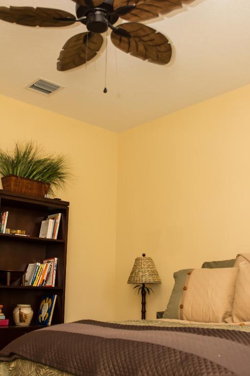 HARBOUR OAKS - Residential Lease