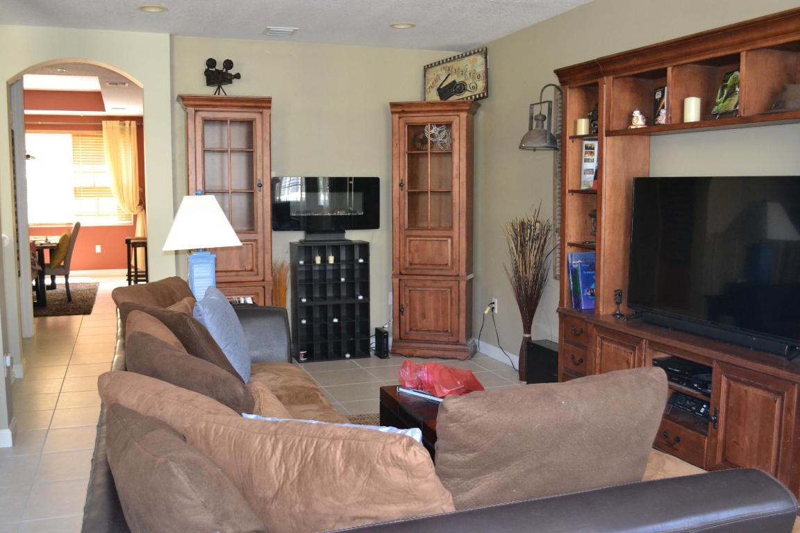 HARBOUR OAKS - Residential Lease