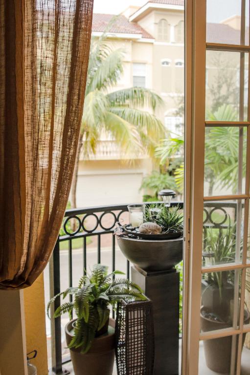 HARBOUR OAKS - Residential Lease