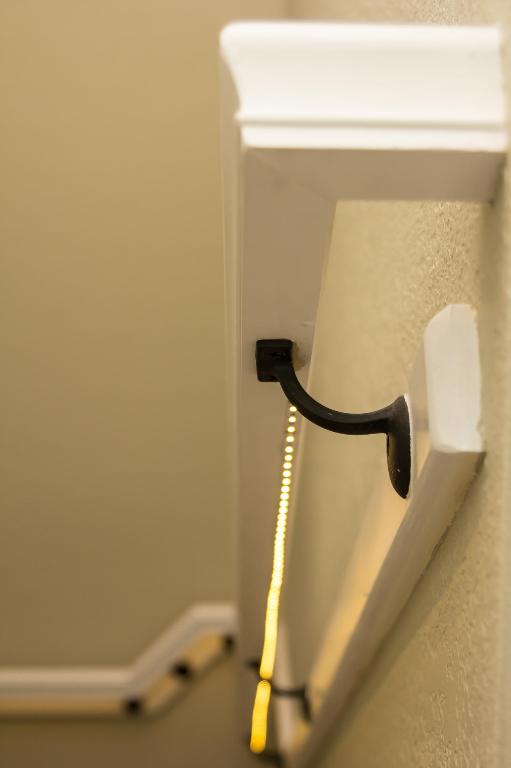 HARBOUR OAKS - Residential Lease