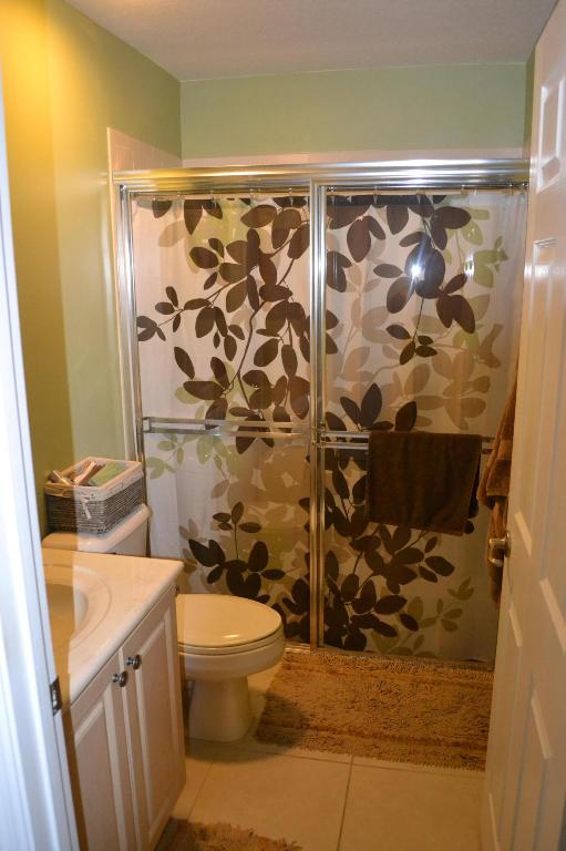 HARBOUR OAKS - Residential Lease