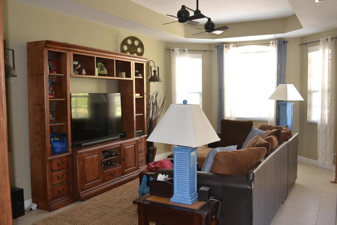 HARBOUR OAKS - Residential Lease