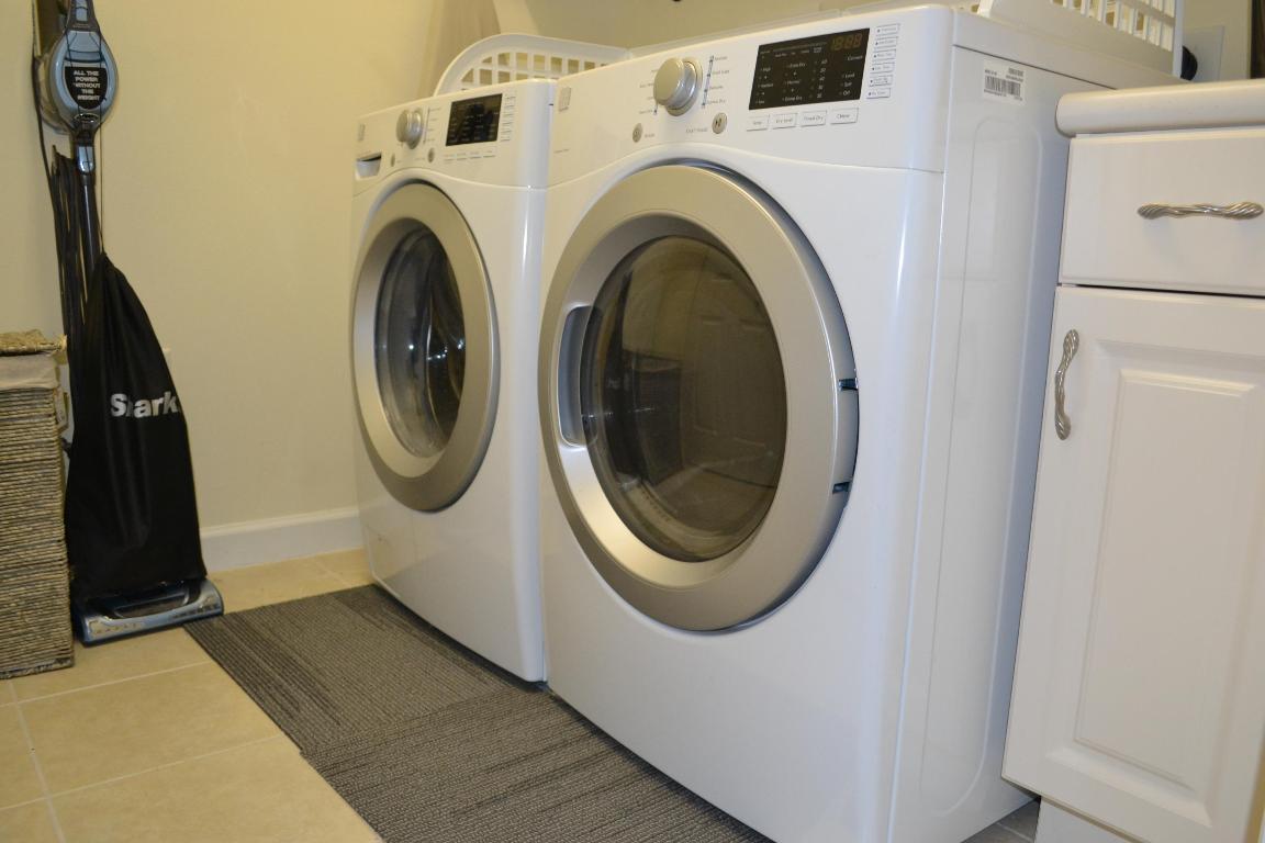 HARBOUR OAKS - Residential Lease