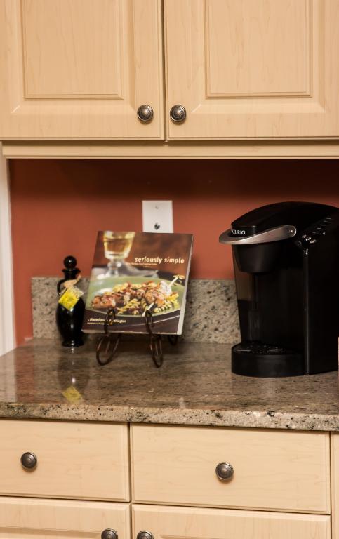 HARBOUR OAKS - Residential Lease