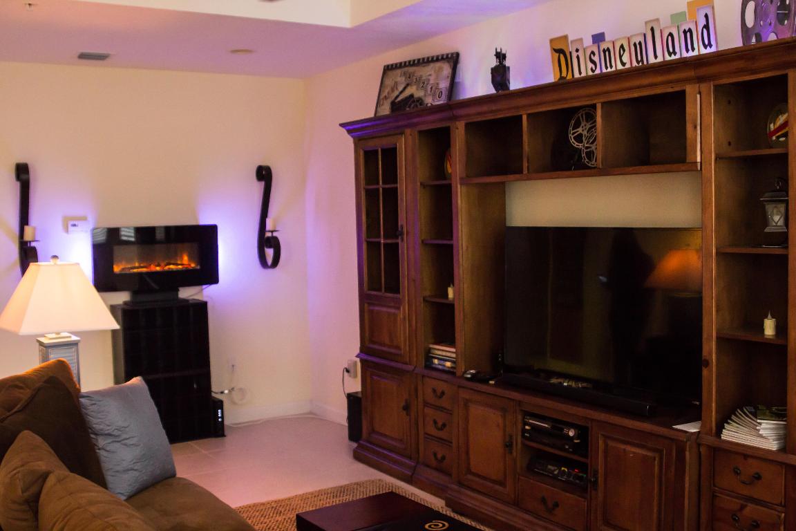 HARBOUR OAKS - Residential Lease