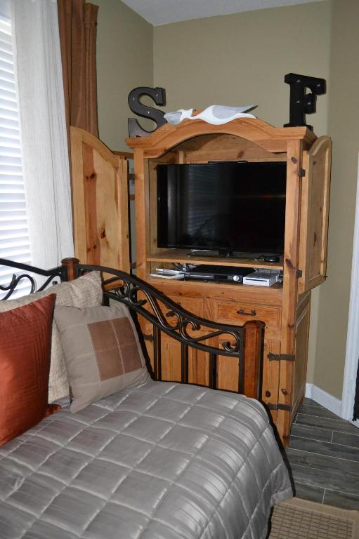 HARBOUR OAKS - Residential Lease