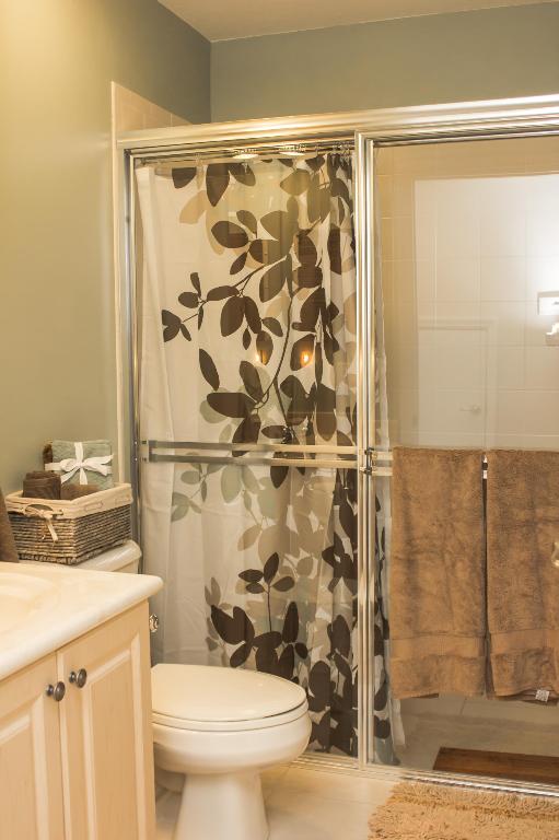 HARBOUR OAKS - Residential Lease