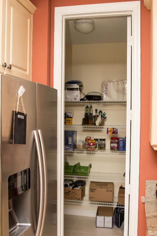 HARBOUR OAKS - Residential Lease