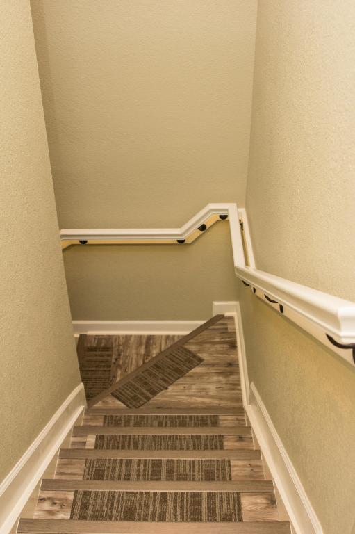 HARBOUR OAKS - Residential Lease