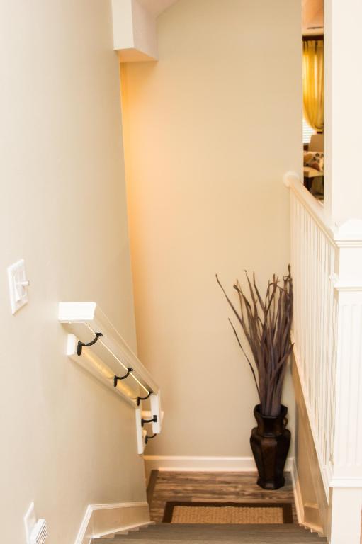 HARBOUR OAKS - Residential Lease