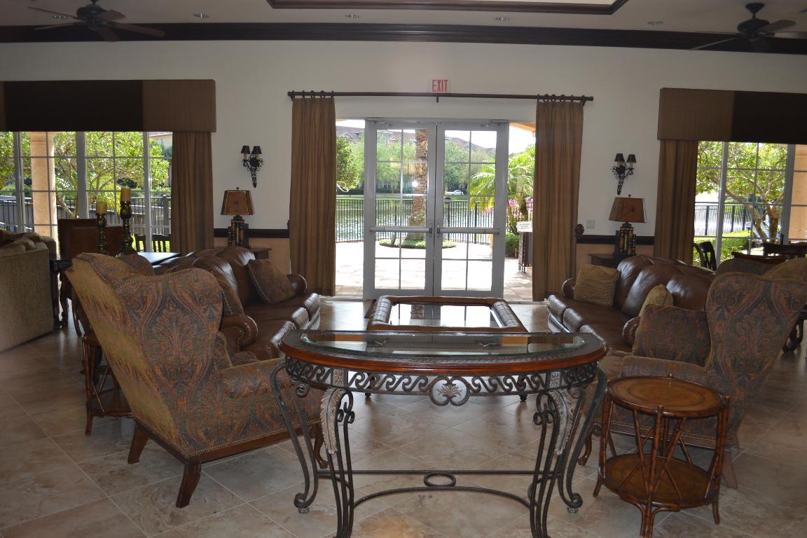 HARBOUR OAKS - Residential Lease