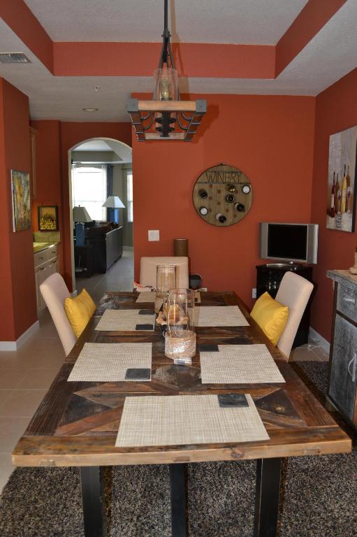 HARBOUR OAKS - Residential Lease