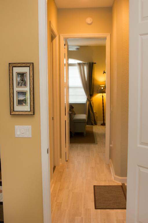 HARBOUR OAKS - Residential Lease