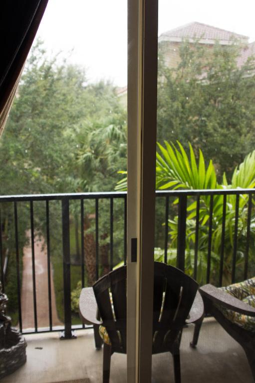 HARBOUR OAKS - Residential Lease