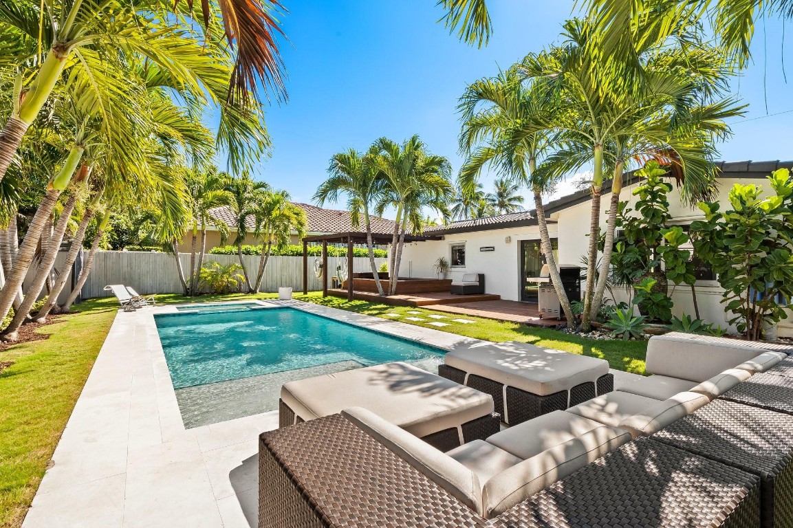 Coral Point - Residential