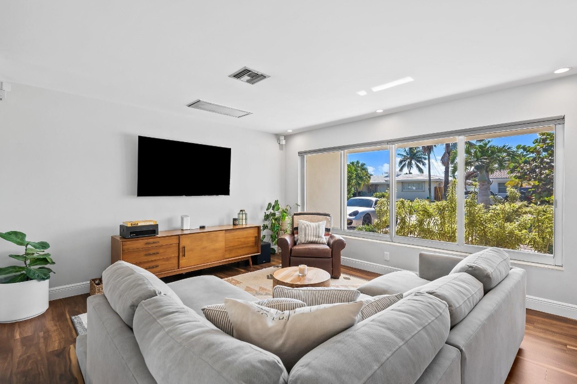 Coral Point - Residential